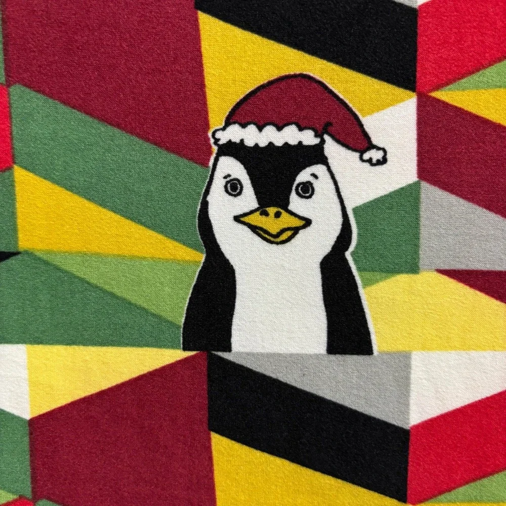 LuLaRoe Gigi Top Womens Large Christmas Holiday Penguins Geometric Print - Picture 2 of 4
